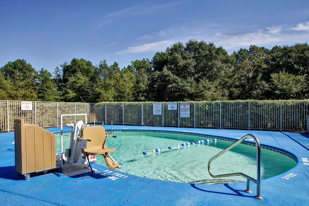 Super 8 By Wyndham Aberdeen Southern Pines Εξωτερικό φωτογραφία