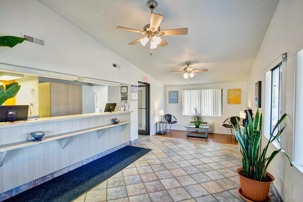 Super 8 By Wyndham Aberdeen Southern Pines Εξωτερικό φωτογραφία