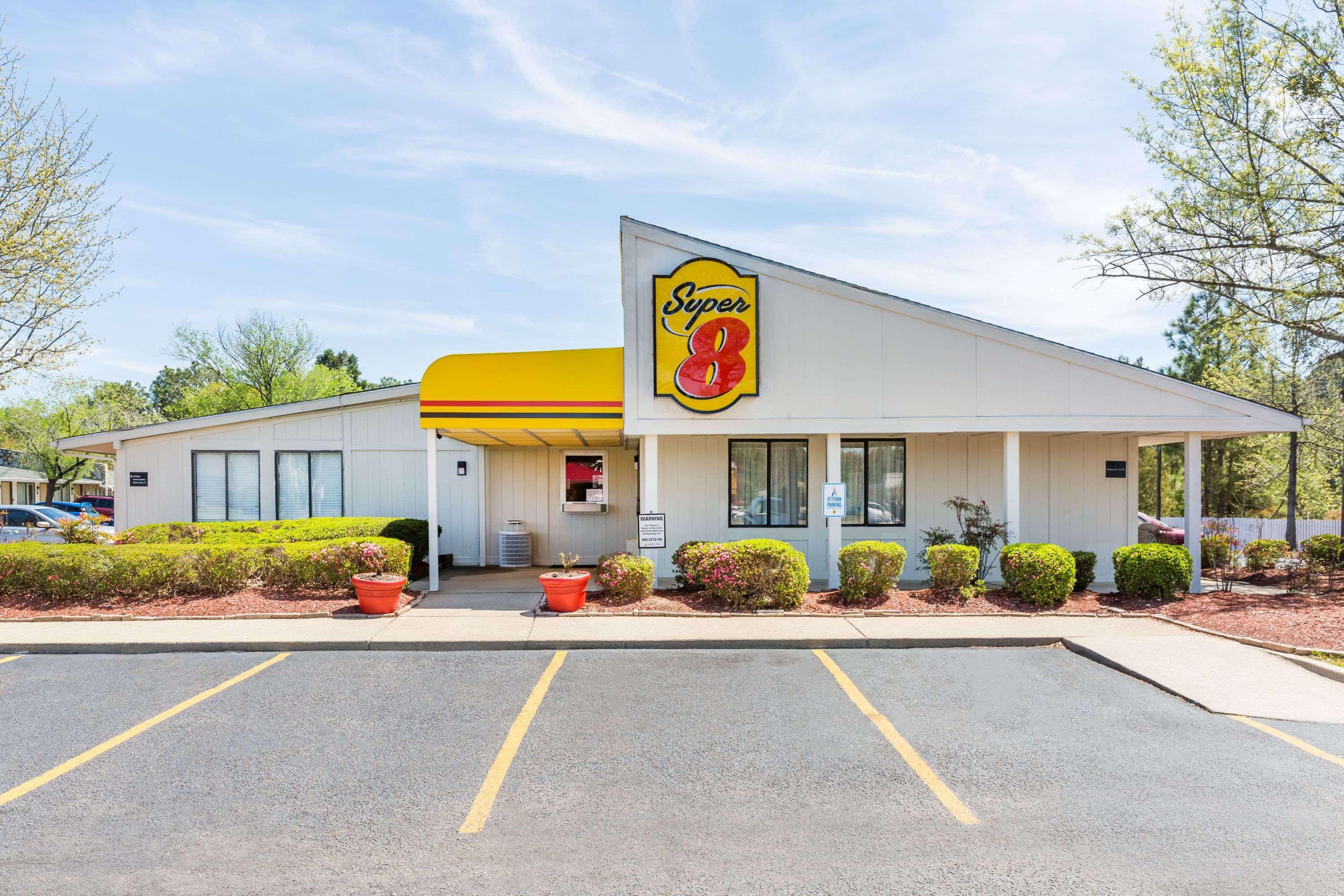 Super 8 By Wyndham Aberdeen Southern Pines Εξωτερικό φωτογραφία