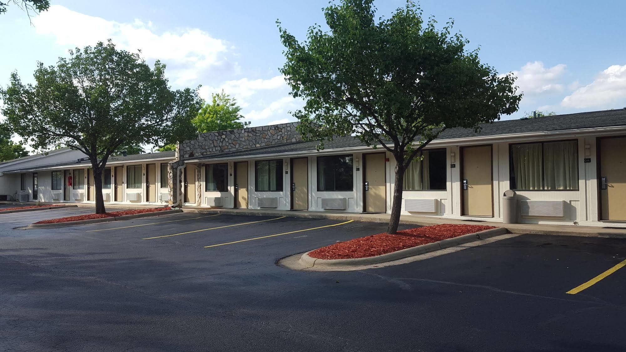 Super 8 By Wyndham Aberdeen Southern Pines Εξωτερικό φωτογραφία