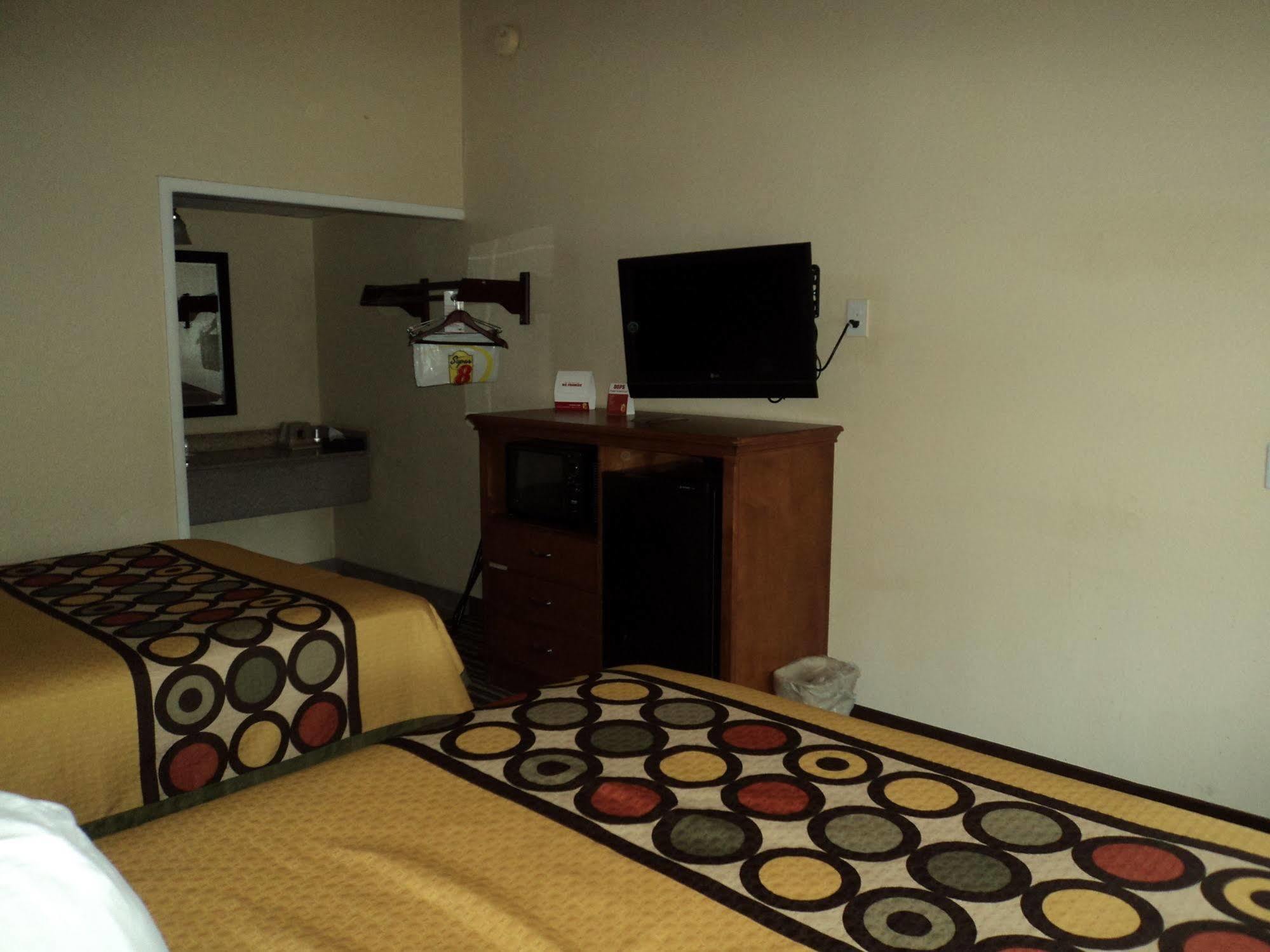 Super 8 By Wyndham Aberdeen Southern Pines Εξωτερικό φωτογραφία